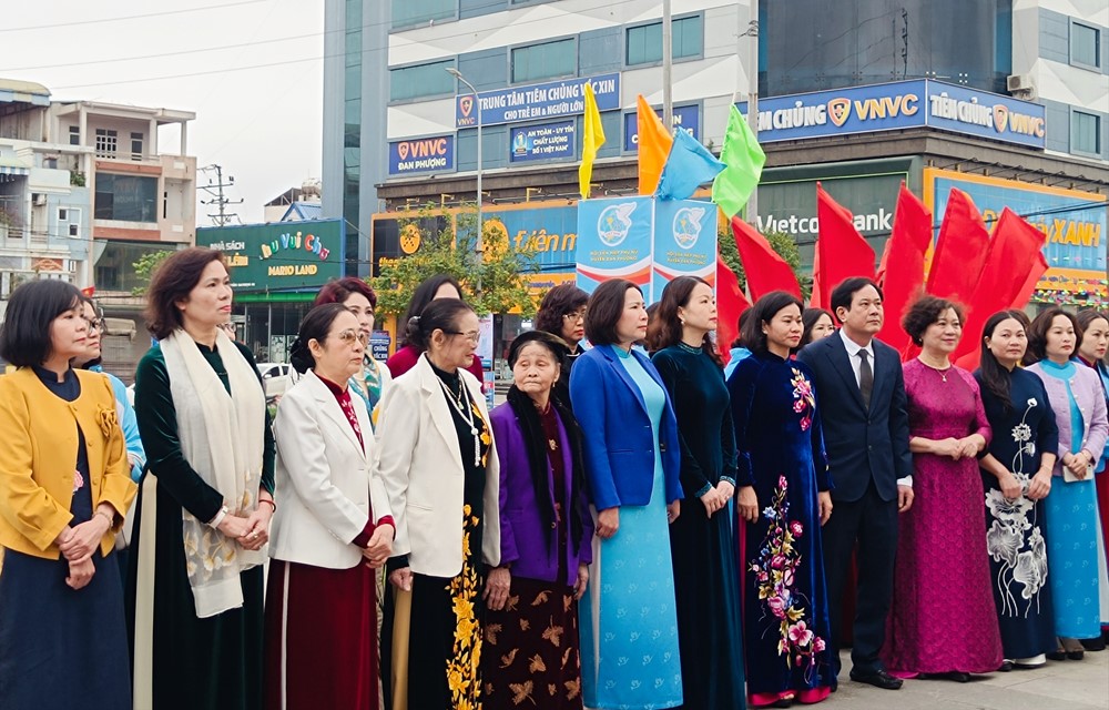 Khai mạc Hội thảo “Phong trào Phụ nữ Ba đảm đang - giá trị lịch sử và thời đại” - ảnh 2