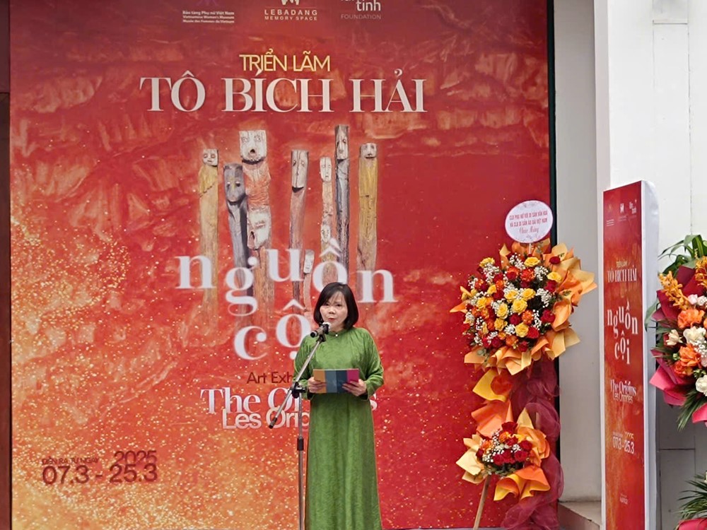 Khai mạc triển lãm “Nguồn cội” của nữ họa sĩ Việt kiều Tô Bích Hải  - ảnh 1