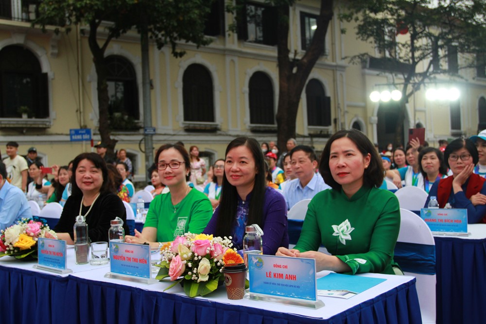 Những hình ảnh ấn tượng tại Festival “Phụ nữ Thủ đô vì hòa bình, phát triển” năm 2025 - ảnh 1