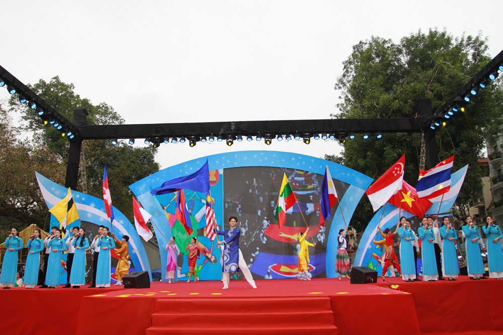 Những hình ảnh ấn tượng tại Festival “Phụ nữ Thủ đô vì hòa bình, phát triển” năm 2025 - ảnh 9