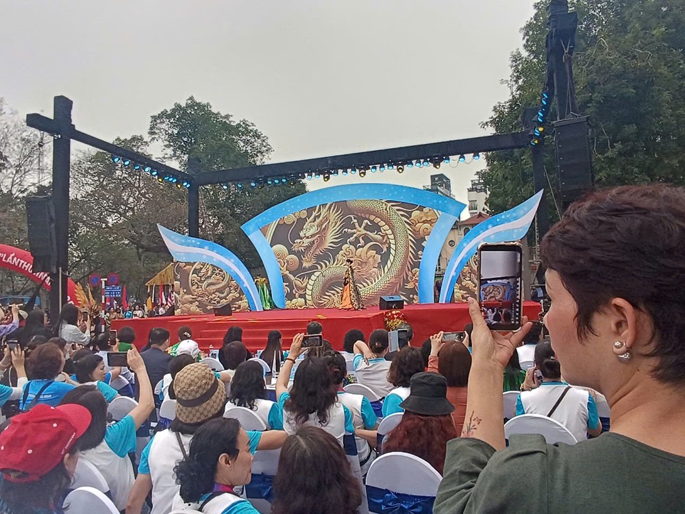 Những hình ảnh ấn tượng tại Festival “Phụ nữ Thủ đô vì hòa bình, phát triển” năm 2025 - ảnh 8
