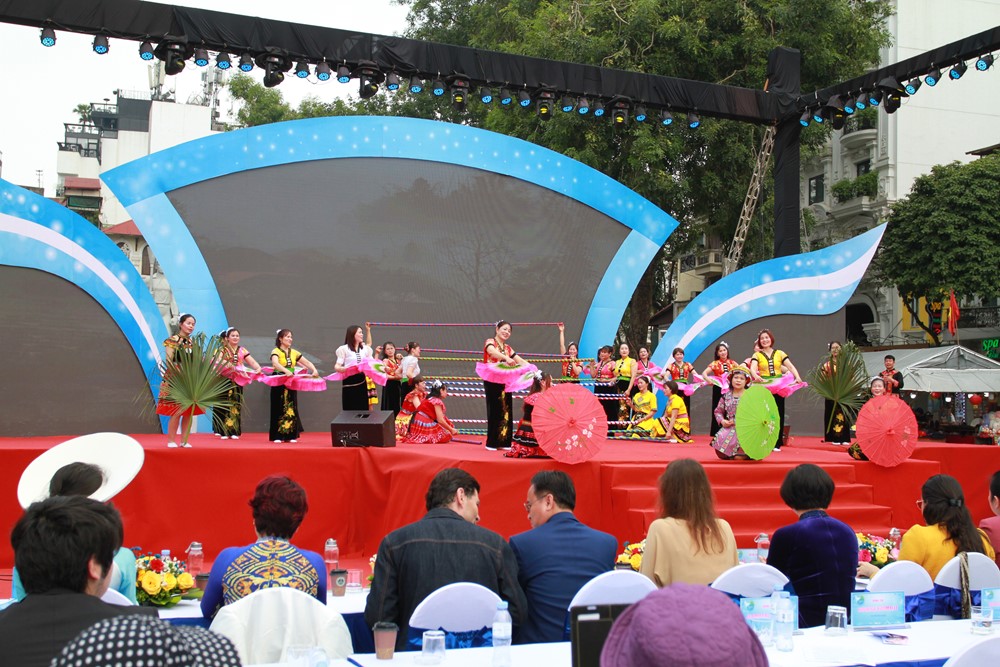 Những hình ảnh ấn tượng tại Festival “Phụ nữ Thủ đô vì hòa bình, phát triển” năm 2025 - ảnh 17