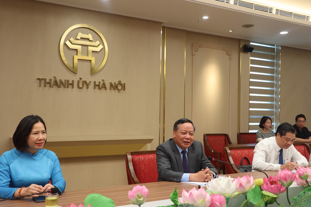 Hội LHPN Thủ đô Viêng Chăn (CHDCND Lào) đến thăm và làm việc tại Hà Nội - ảnh 4