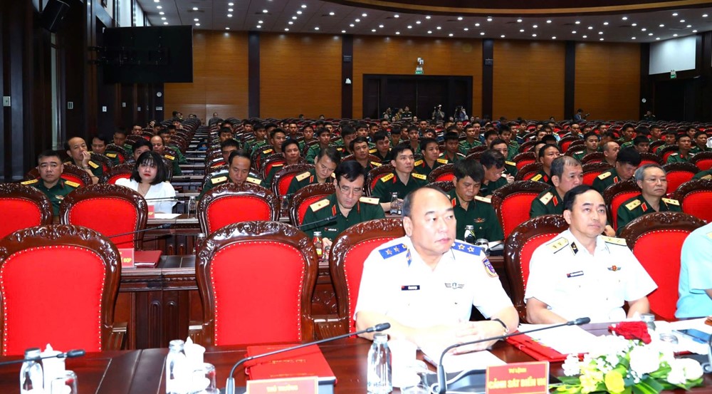 Bộ Quốc phòng tổ chức lấy ý kiến về sửa đổi Hiến pháp năm 2013 - ảnh 2