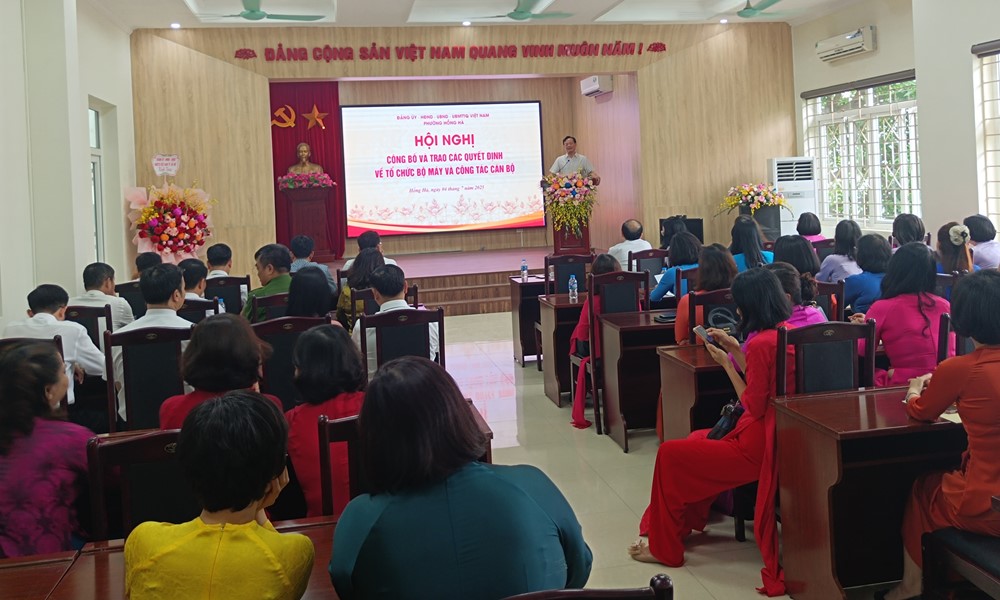 Phường Hồng Hà, TP Hà Nội: Công bố các quyết định về tổ chức bộ máy và công tác cán bộ - ảnh 2