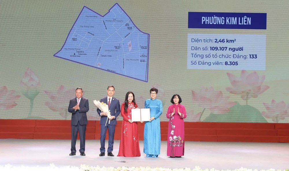 Danh sách Bí thư, Chủ tịch HĐND, UBND 126 xã, phường mới của Hà Nội - ảnh 1