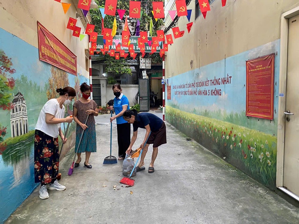 Hội LHPN phường Phương Liệt, TP Hà Nội: Chỉnh trang các tuyến đường ngõ phố xanh, sạch, đẹp - ảnh 1