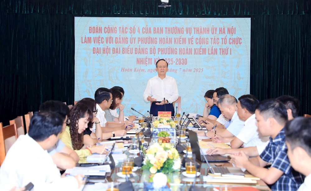 Đoàn công tác số 4 của Ban Thường vụ Thành ủy kiểm tra công tác chuẩn bị Đại hội Đảng tại phường Hoàn Kiếm, Hồng Hà - ảnh 1