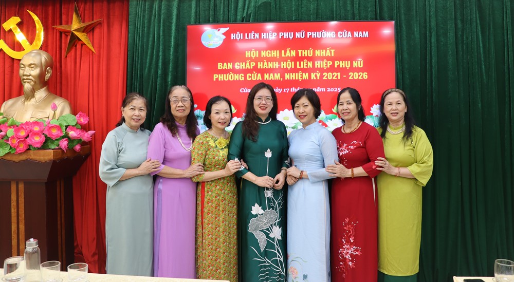 Phụ nữ phường Cửa Nam tích cực tham gia xây dựng Đảng và hệ thống chính trị - ảnh 12