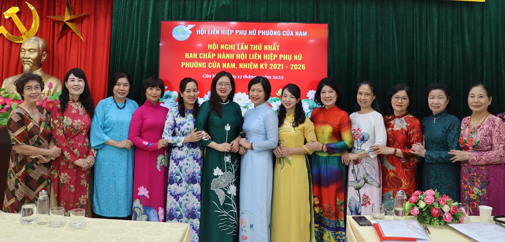 Phụ nữ phường Cửa Nam tích cực tham gia xây dựng Đảng và hệ thống chính trị - ảnh 14