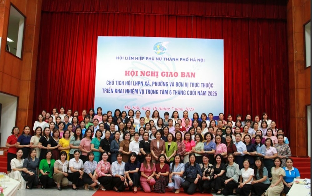 Phụ nữ say mê với công tác Hội góp phần xây dựng Thủ đô phát triển trong tình hình mới - ảnh 15
