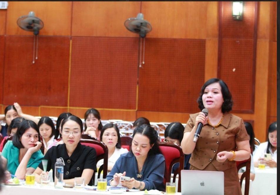 Phụ nữ say mê với công tác Hội góp phần xây dựng Thủ đô phát triển trong tình hình mới - ảnh 14