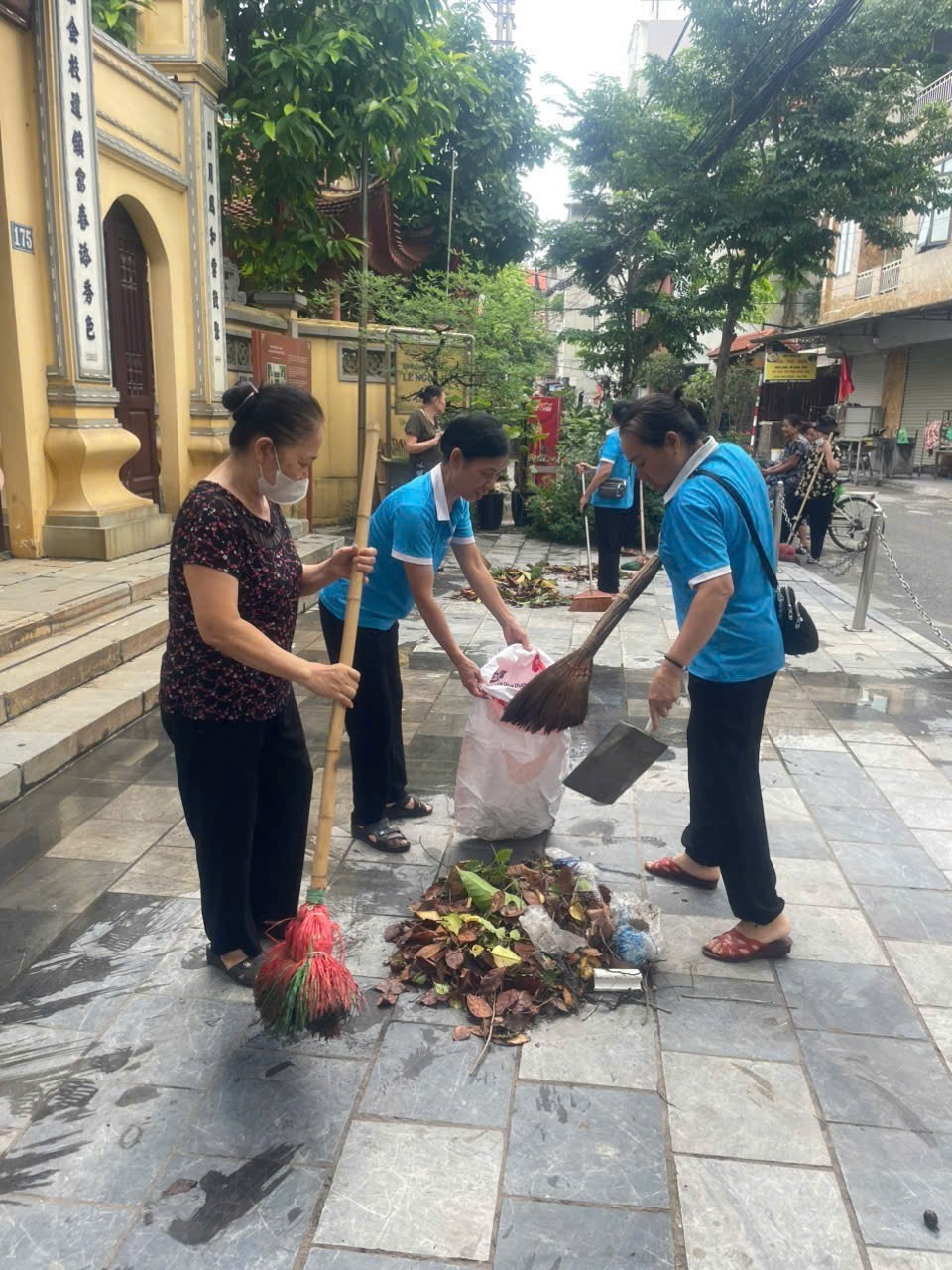 Xã Phù Đổng, TP Hà Nội: Phát động tổng vệ sinh môi trường trên địa bàn - ảnh 7