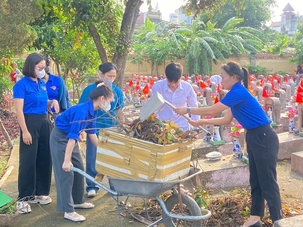 Xã Phù Đổng, TP Hà Nội: Phát động tổng vệ sinh môi trường trên địa bàn - ảnh 6