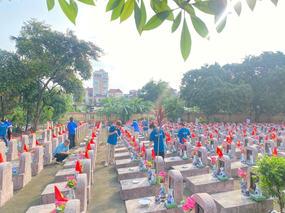 Xã Phù Đổng, TP Hà Nội: Phát động tổng vệ sinh môi trường trên địa bàn - ảnh 3