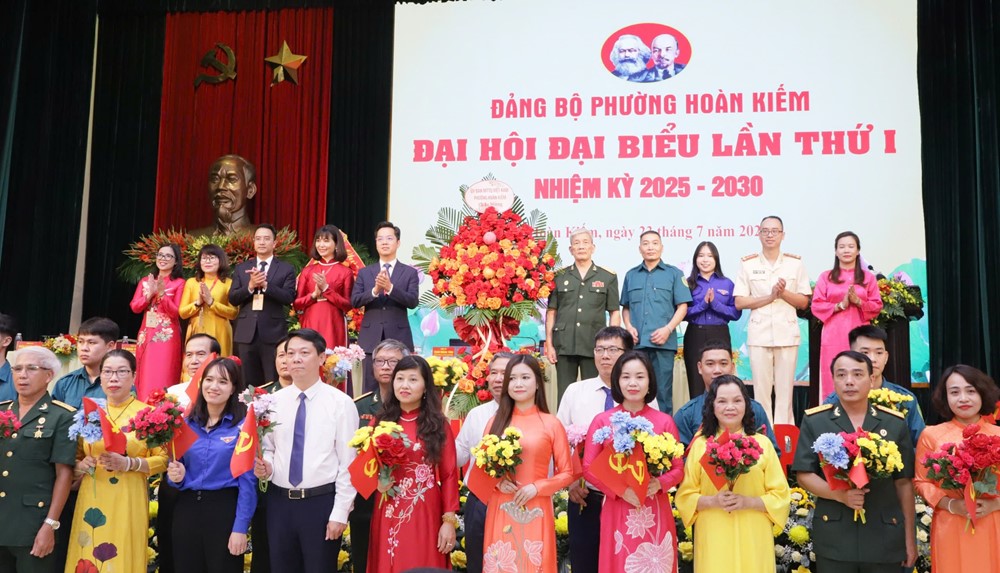 Đảng bộ phường Hoàn Kiếm:  Tổ chức thành công Đại hội đại biểu lần thứ Nhất, nhiệm kỳ 2025-2030 - ảnh 4