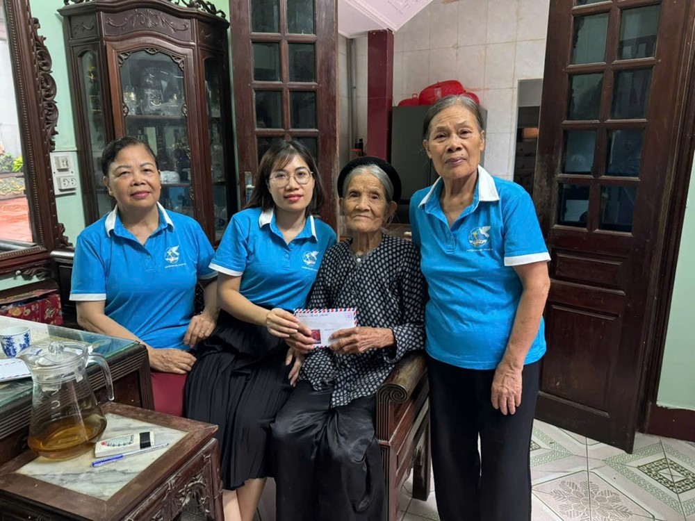 Hội LHPN xã Phù Đổng, Hà Nội có nhiều hoạt động nghĩa tình tháng 7 - ảnh 3
