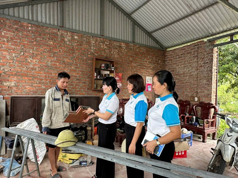 Hội LHPN xã Trung Giã: Tổ chức kiểm tra nguồn vốn vay ưu đãi qua Ngân hàng chính sách xã hội - ảnh 3