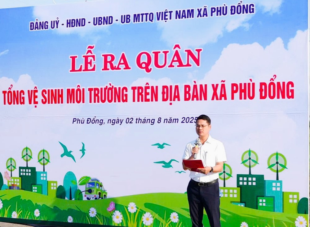 Xã Phù Đổng ra quân tổng vệ sinh môi trường, lan tỏa mạnh mẽ thông điệp Hà Nội “Sáng - Xanh - Sạch - Đẹp” - ảnh 2