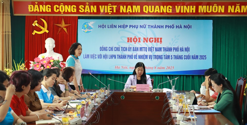 Hoạt động của Hội Phụ nữ Hà Nội có chiều sâu, khẳng định vai trò, vị thế của phụ nữ Thủ đô trong tình hình mới - ảnh 6