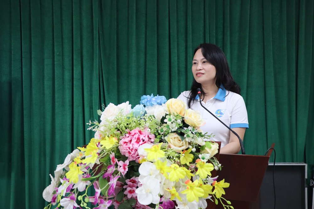 Hội LHPN phường Việt Hưng ra mắt 2 mô hình đoạn đường bích họa, cờ hoa chào mừng Đại hội - ảnh 6