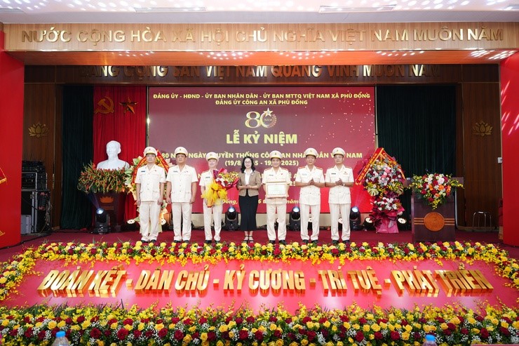 Phát huy truyền thống Công an xã Phù Đổng, bảo vệ bình yên và hạnh phúc của nhân dân - ảnh 2