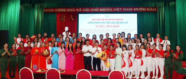 Hội LHPN xã Thuận An tổ chức  Liên hoan các CLB Dân vũ “Vũ điệu hòa bình” - ảnh 1