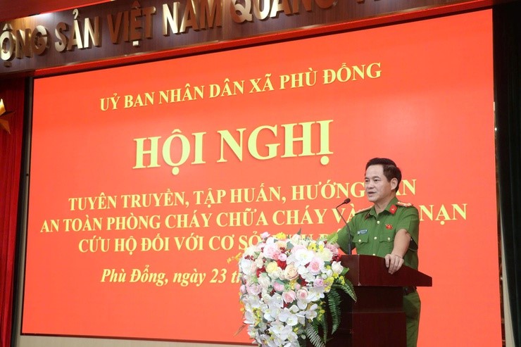 Xã Phù Đổng: Tập huấp về an toàn phòng cháy chữa cháy và cứu nạn cứu hộ cho cán bộ và người dân - ảnh 2
