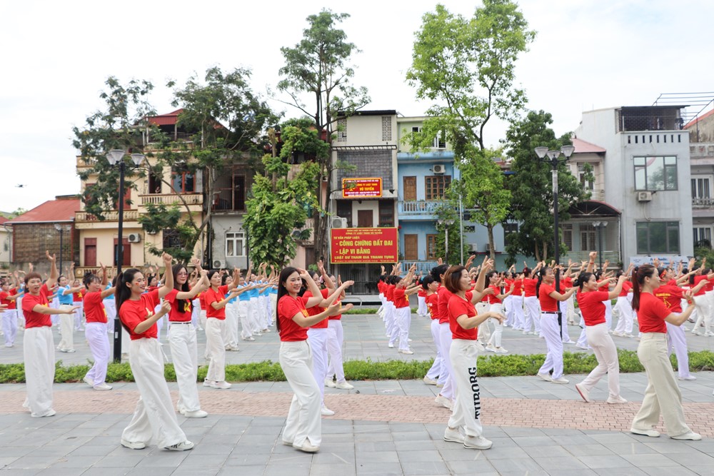 Hơn 80.000 cán bộ, hội viên phụ nữ Thủ đô đồng diễn dân vũ chào mừng Quốc khánh 2/9 - ảnh 8