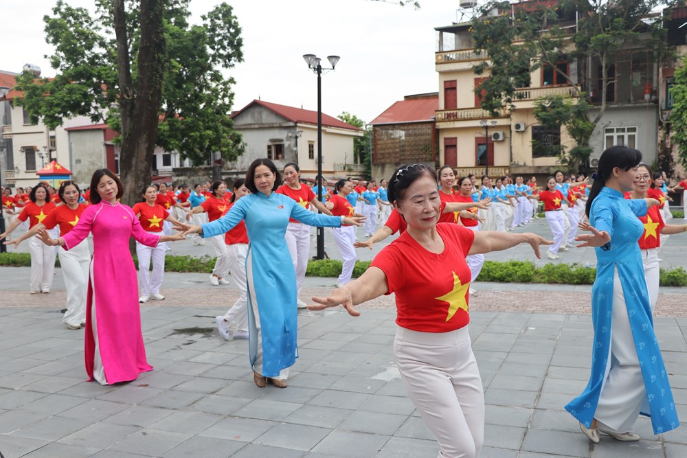 Hơn 80.000 cán bộ, hội viên phụ nữ Thủ đô đồng diễn dân vũ chào mừng Quốc khánh 2/9 - ảnh 5