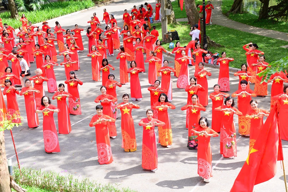 Hơn 80.000 cán bộ, hội viên phụ nữ Thủ đô đồng diễn dân vũ chào mừng Quốc khánh 2/9 - ảnh 14