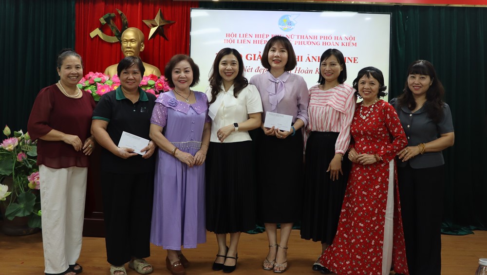 Phường Hoàn Kiếm: Trao giải Hội thi ảnh online “Nét đẹp Phụ nữ Hoàn Kiếm” năm 2025 - ảnh 1