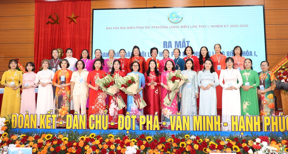 Phụ nữ Long Biên đẩy mạnh chuyển đổi số, ứng dụng công nghệ thông tin trong hoạt động Hội - ảnh 11