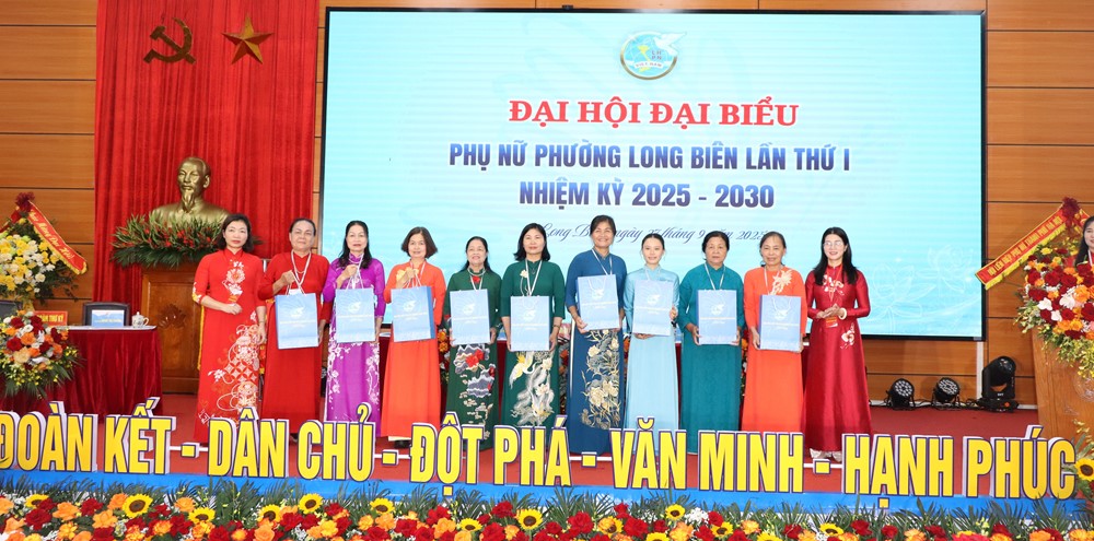 Phụ nữ Long Biên đẩy mạnh chuyển đổi số, ứng dụng công nghệ thông tin trong hoạt động Hội - ảnh 12