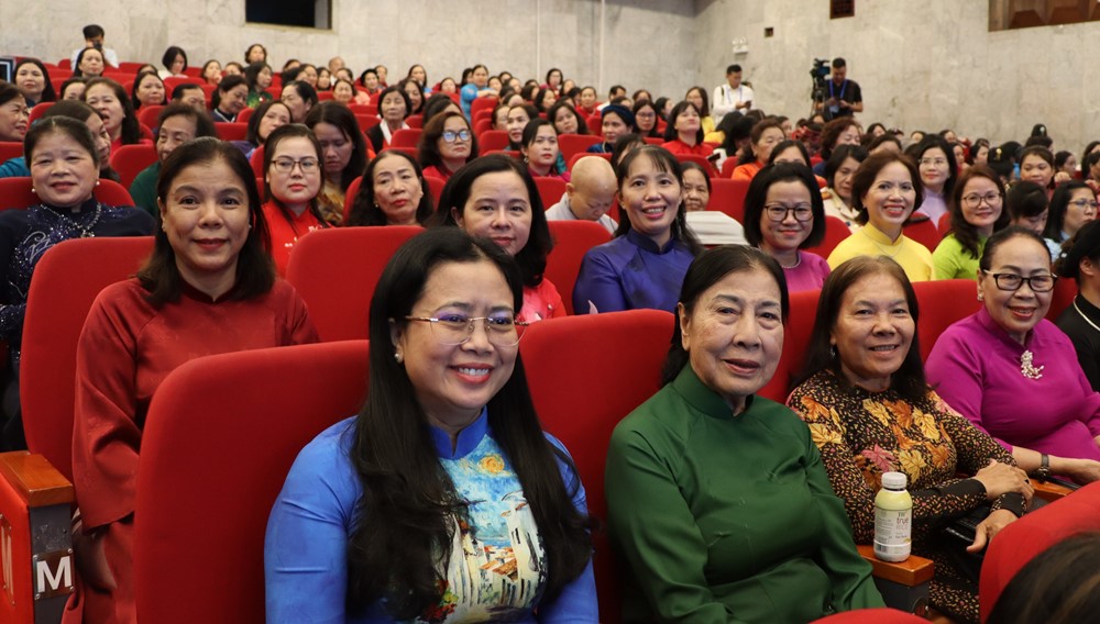 Phụ nữ Việt Nam phát huy truyền thống, bản lĩnh, trí tuệ góp phần xây dựng một đất nước hùng cường, phát triển - ảnh 4