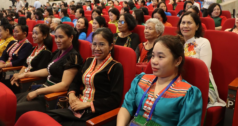 Phụ nữ Việt Nam phát huy truyền thống, bản lĩnh, trí tuệ góp phần xây dựng một đất nước hùng cường, phát triển - ảnh 5