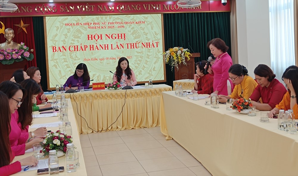 Hội LHPN phường Hoàn Kiếm tổ chức hội nghị Ban Chấp hành lần thứ Nhất - ảnh 2
