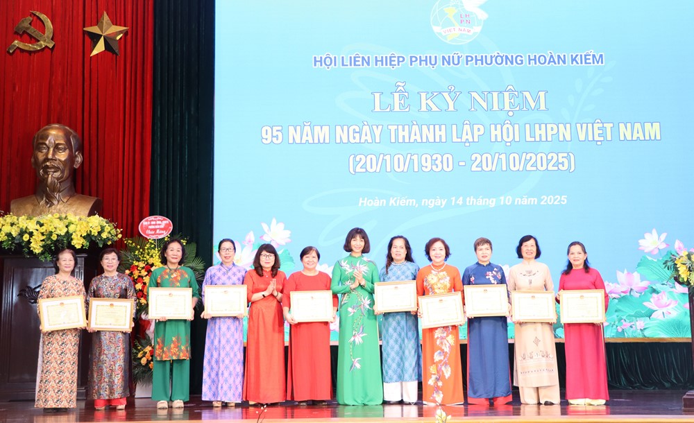LHPN phường Hoàn Kiếm tổ chức Lễ kỷ niệm 95 năm ngày thành lập Hội  - ảnh 6
