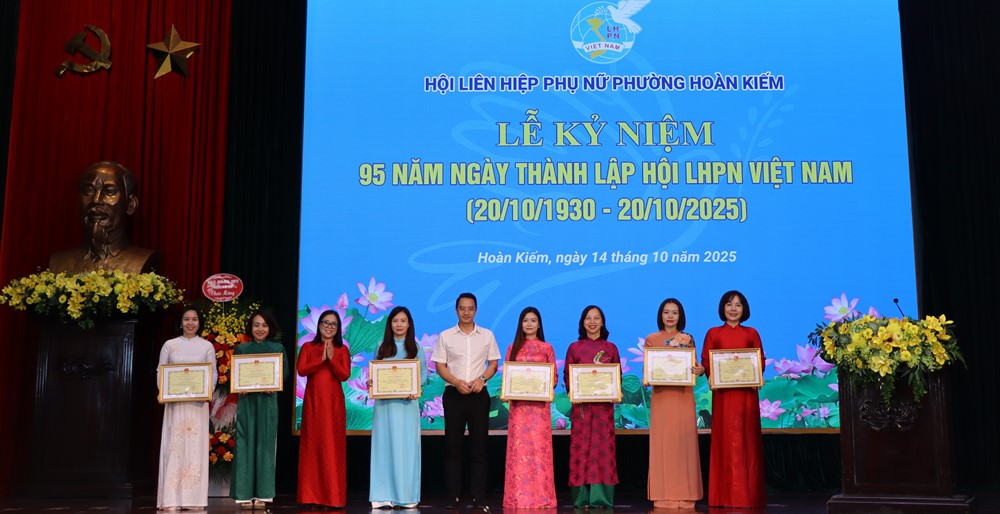 LHPN phường Hoàn Kiếm tổ chức Lễ kỷ niệm 95 năm ngày thành lập Hội  - ảnh 7