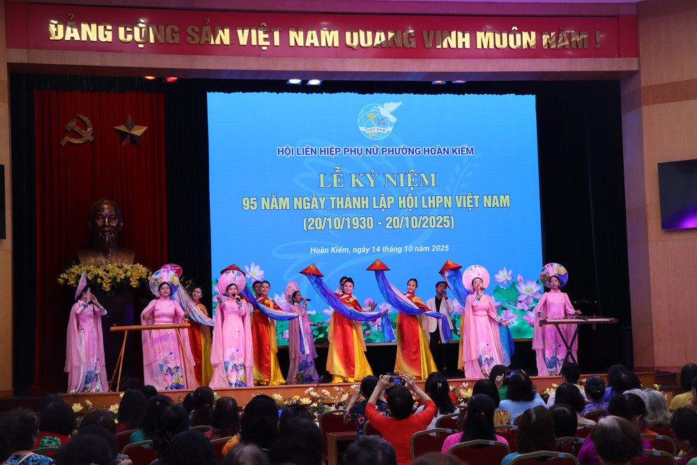 LHPN phường Hoàn Kiếm tổ chức Lễ kỷ niệm 95 năm ngày thành lập Hội  - ảnh 8