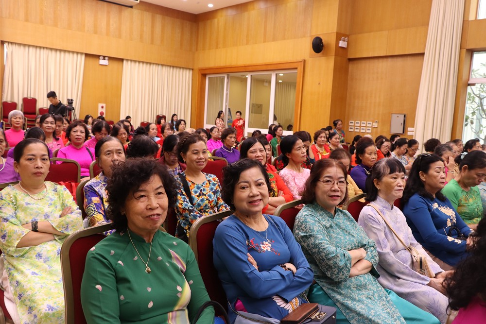 LHPN phường Hoàn Kiếm tổ chức Lễ kỷ niệm 95 năm ngày thành lập Hội  - ảnh 5