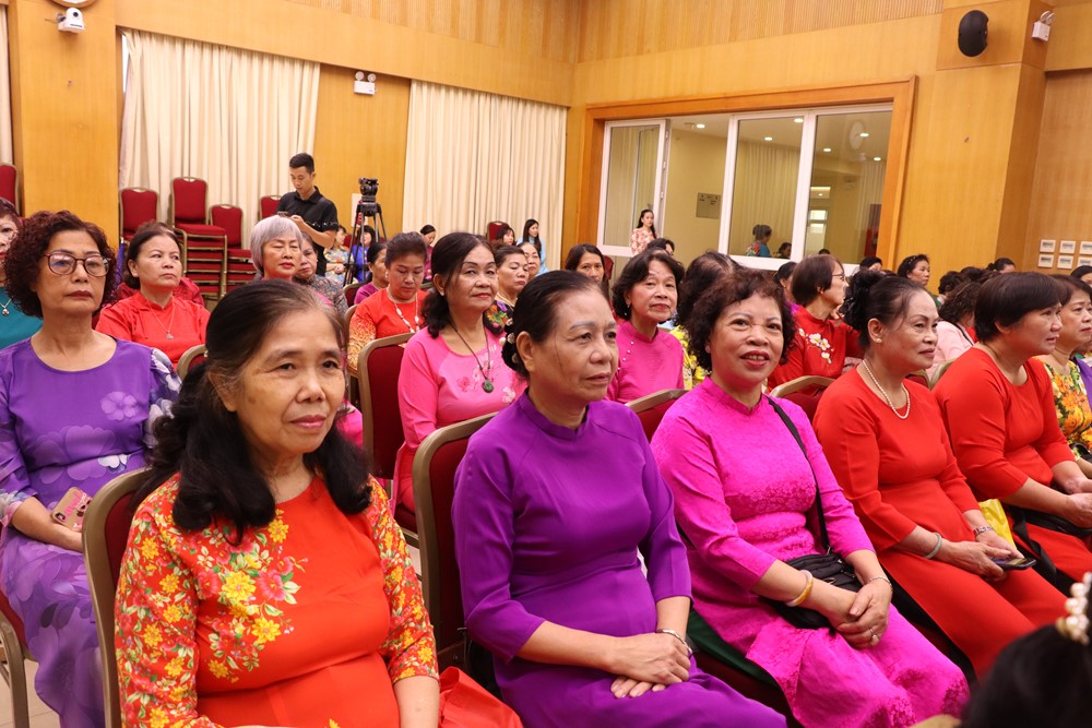 LHPN phường Hoàn Kiếm tổ chức Lễ kỷ niệm 95 năm ngày thành lập Hội  - ảnh 4