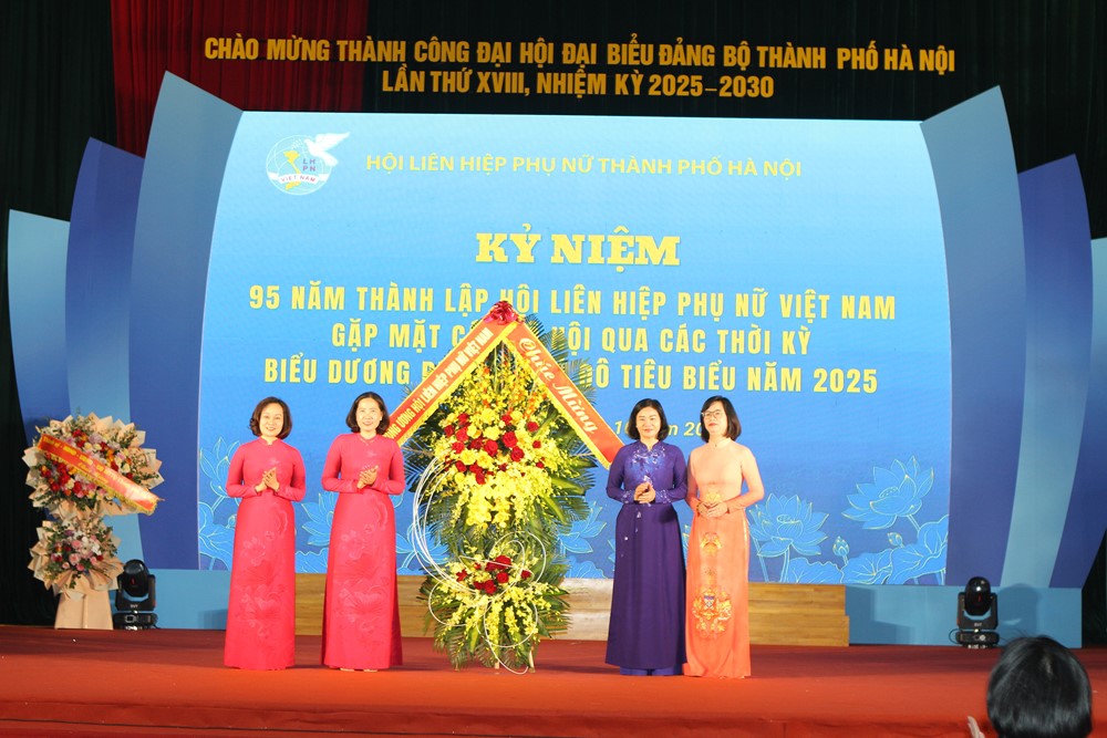 Phụ nữ Thủ đô tự hào với những dấu ấn lịch sử trong 95 năm qua  - ảnh 2