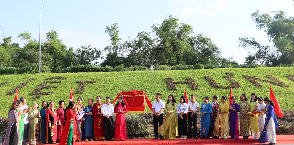 Hội LHPN phường Việt Hưng ra mắt mô hình dân vận khéo “Phủ xanh mái đê”  - ảnh 2