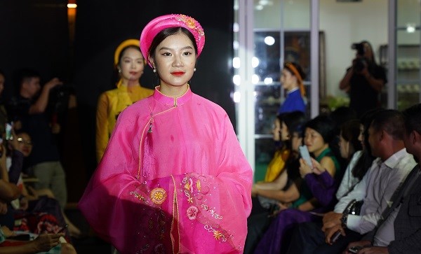 Trăn trở đưa di sản áo dài Việt vươn tầm quốc tế - ảnh 1