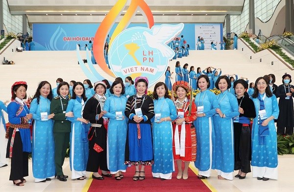 Xây dựng người phụ nữ Việt Nam đáp ứng yêu cầu phát triển và hội nhập quốc tế - ảnh 4