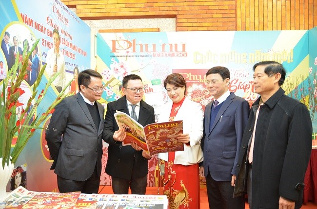 “Gỡ khó” cho kinh tế báo chí - ảnh 2
