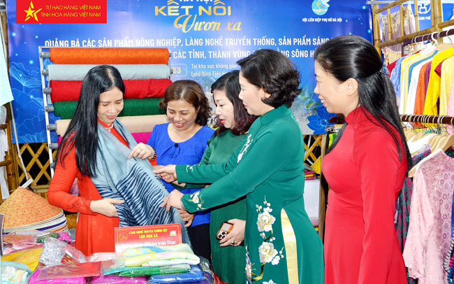 Bài 1: Sáng tạo, đổi mới phong trào thi đua, mang bản sắc riêng của phụ nữ Hà Nội - ảnh 1