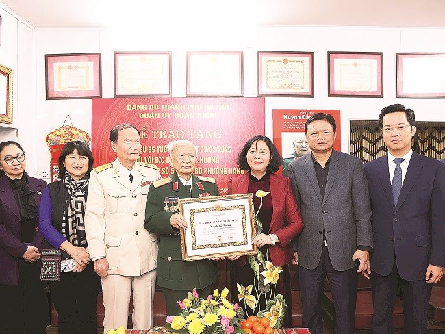 Xứng đáng với vai trò, vị trí và tầm vóc Thủ đô nghìn năm văn hiến, anh hùng - ảnh 3
