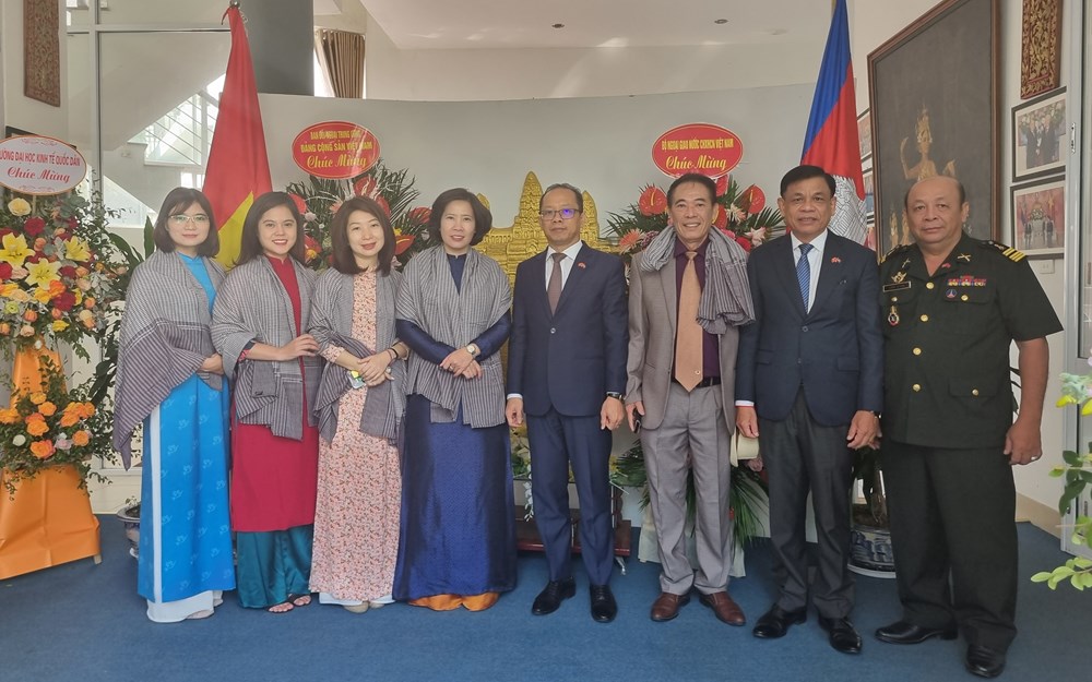 Tiếp tục là cầu nối gắn kết mối quan hệ giữa hai nước Việt Nam - Campuchia - ảnh 3